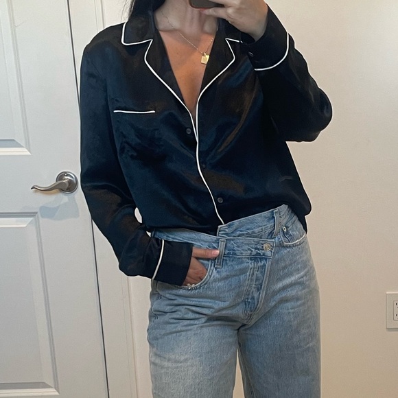 Babaton Aritzia Blouse - Picture 5 of 15